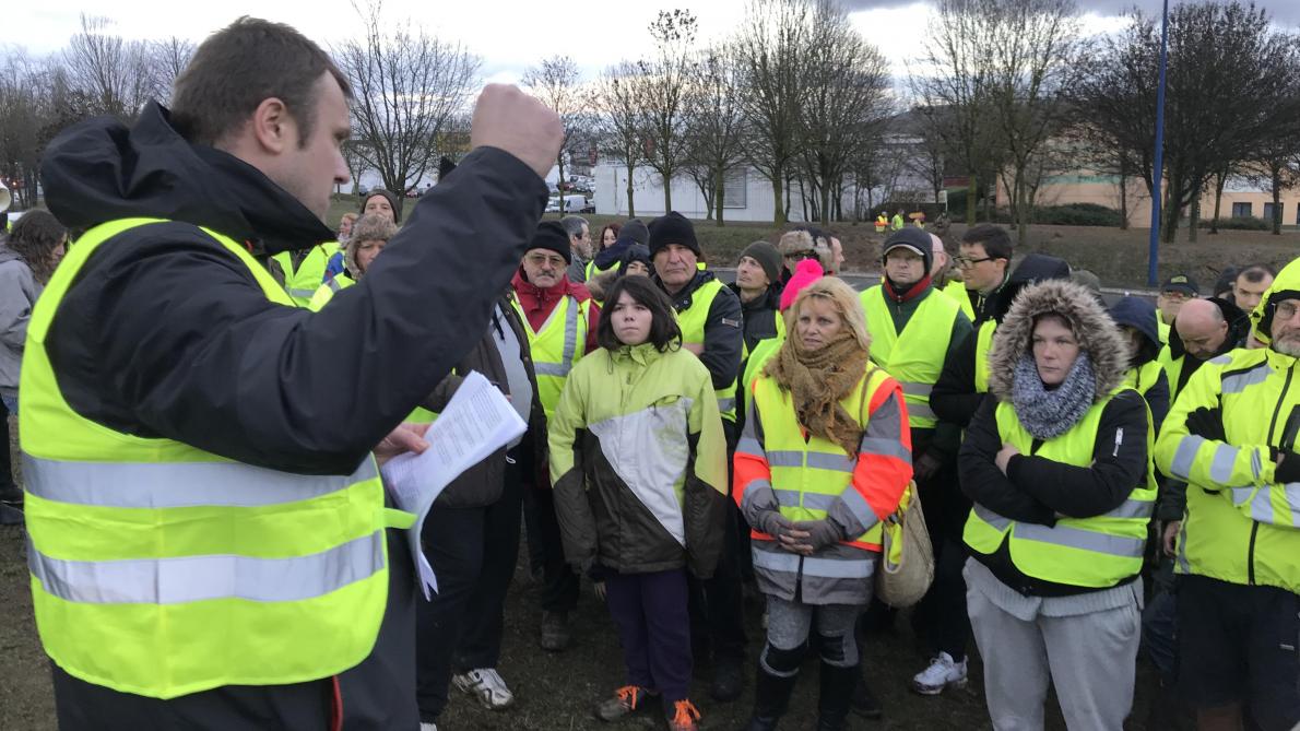 Gilets jaunes : vers la convergence avec les syndicats ? Gilets jaunes : vers la convergence avec les syndicats ?
