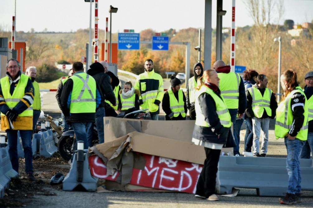 Gilets Jaunes Nombreux Blocages Sur Les Routes Et