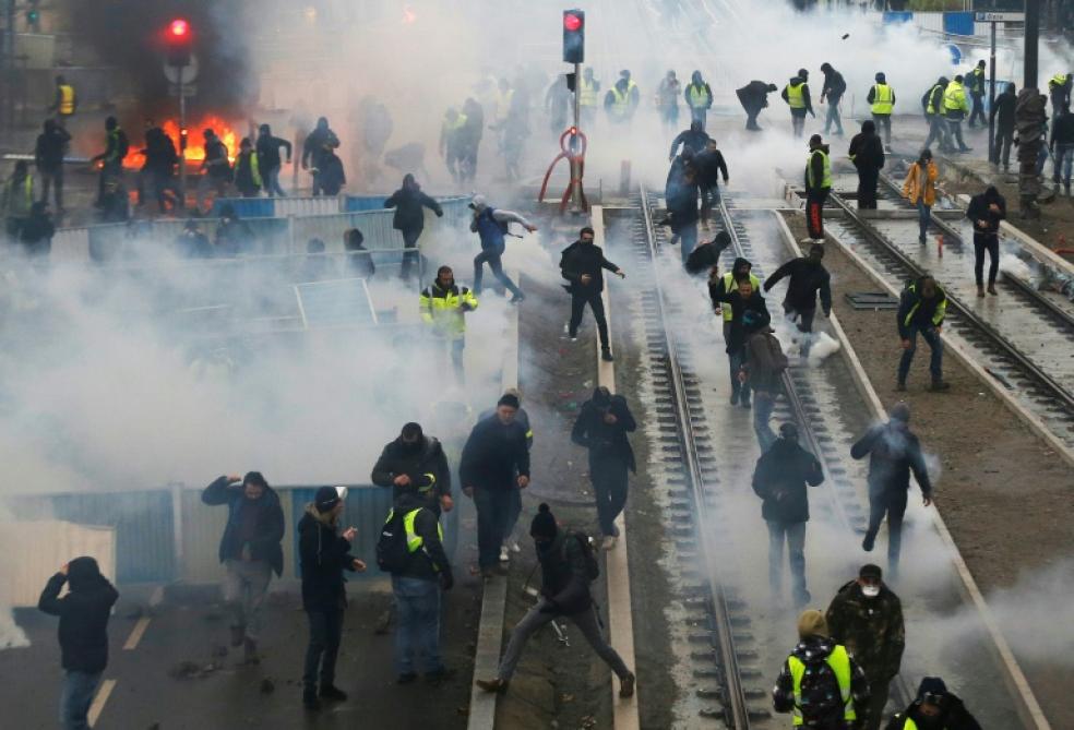 Jusquà 2 Ans Et Demi De Prison Ferme Pour Quatre Gilets
