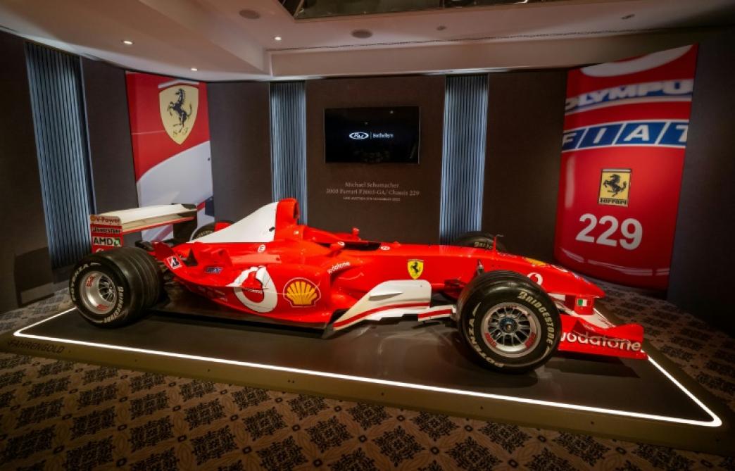 Formule 1 : une Ferrari dédicacée par Michael Schumacher mise en