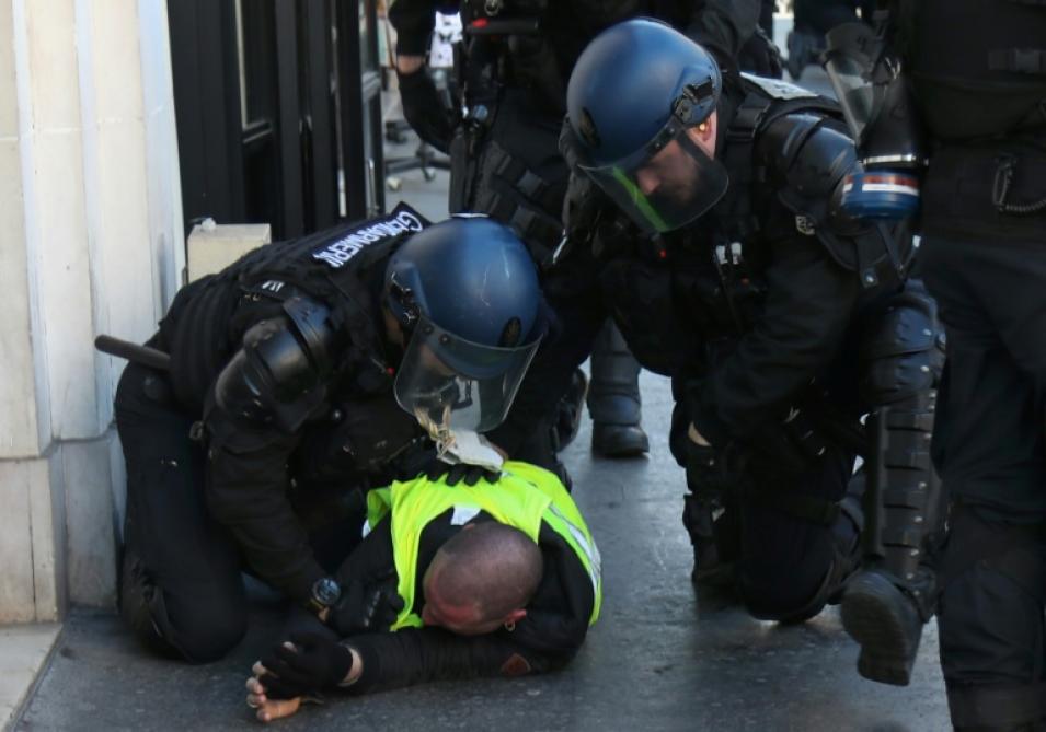 Les Gilets Jaunes Toujours Mobilisés Pour Leur Acte 15