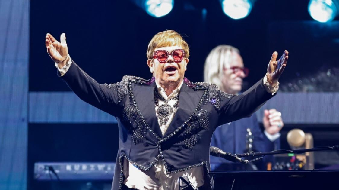 Sir Elton John sur scène lors de sa tournée Farewell Yellow Brick Road au Soldier Field le 5 août 2022 à Chicago
