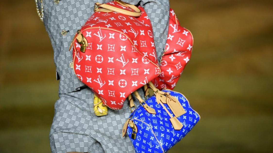 Créateur de mode sales pour ses sacs lv