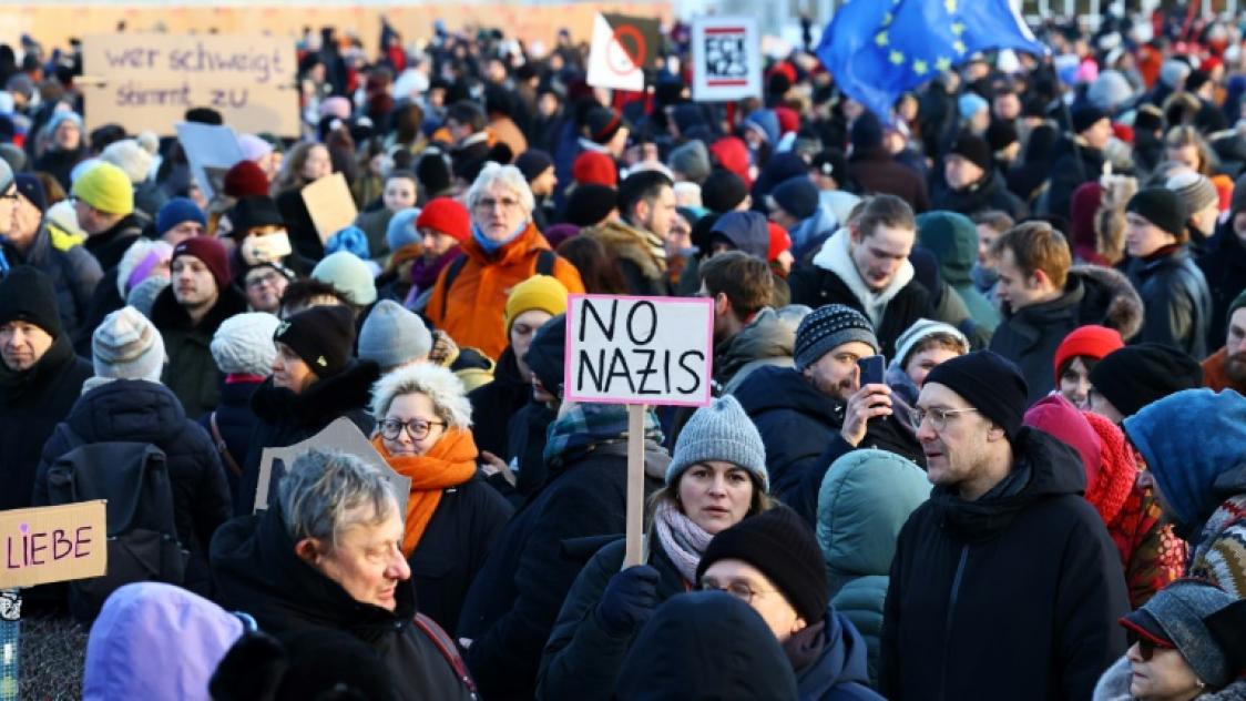 Allemagne des dizaines de milliers de personnes défilent contre l