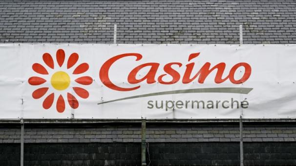Le distributeur Casino, qui a changé de mains fin mars, prévoit de réduire ses effectifs de 1.300 à 3.200 postes mais confirme son ancrage stéphanois