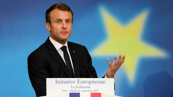 Le président Emmanuel Macron prononce un discours sur l