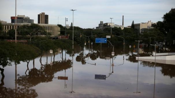 Une zone inondée du centre historique de Porto Alegre, dans l