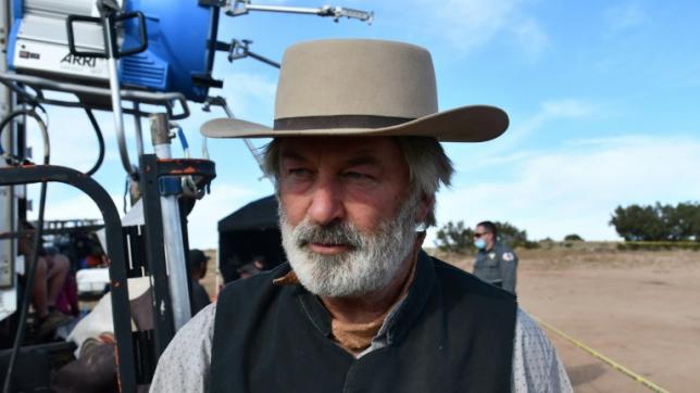 Alec Baldwin lors du tournage du western Rust à Santa Fe (Nouveau-Mexique), le 21 octobre 2021