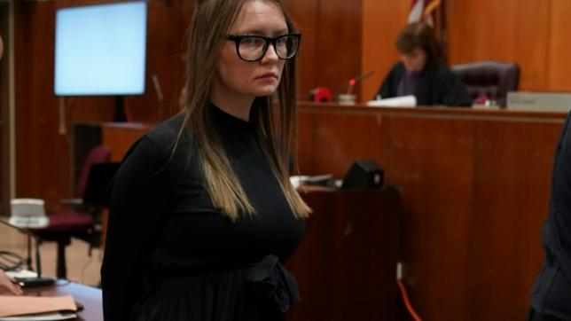 La fausse héritière Anna Sorokin après sa condamnation à une peine de 4 à 12 ans de  prison  à New York, le 9 mai 2019