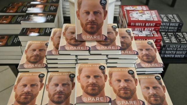 Des exemplaires du Suppléant, les mémoires du prince Harry, dans une librairie Barnes & Noble, le 10 janvier 2023 à New York