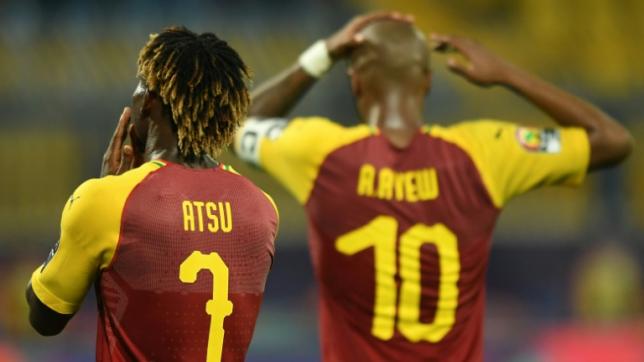 Christian Atsu et Andre Ayew avec le Ghana contre le Bénin le 25 juin 2019 à la CAN à Ismailia en Egypte