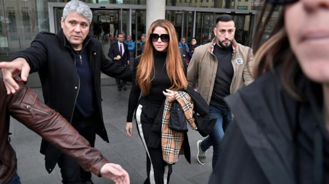 La chanteuse colombienne Shakira quitte la cour de Barcelone, en Espagne, le 1er décembre 2022, après avoir signé la demande de divorce avec son ex-mari, le footballeur Gerard Piqué