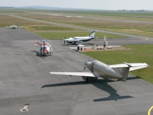 Vrai Faux Avions Et Helicopteres Ont Ils Le Droit De Voler A Basse Hauteur