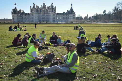 Les Gilets Jaunes De Nouveau Dans La Rue Pour Leur Acte 15