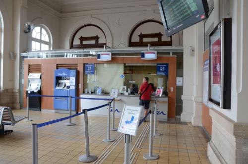 RÃ©sultat de recherche d'images pour "Guichet gare Sedan Images"