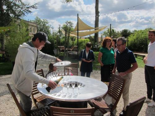 Marne Champagne Et Barbecue Coreen Au Restaurant Ephemere La Soif A Hautvillers