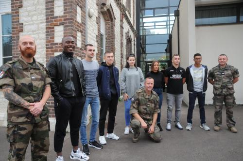 Ils S Engagent Dans L Armee De Terre
