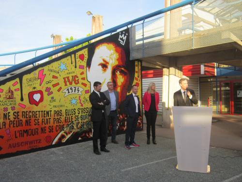 La Promotion Simone Veil A L Honneur Au College Eureka A Pont Sainte Marie