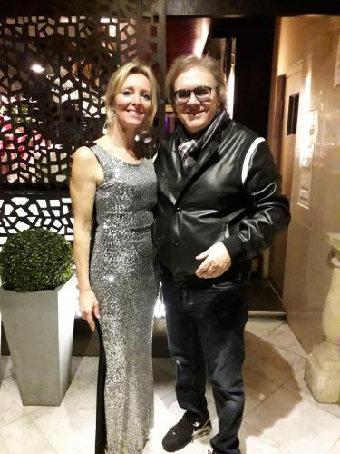 Francois Valery Est Reste Proche De Son Public Francois valery фото исполнителя francois valery. francois valery est reste proche de son