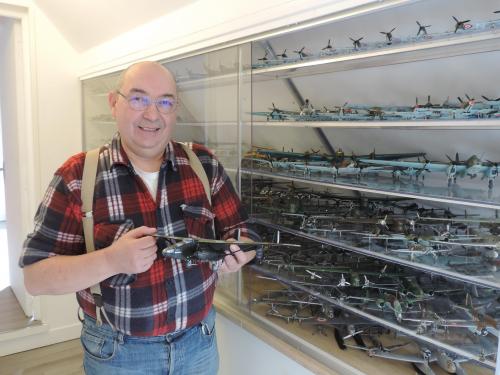 Laigny Un Passionne D Aviation Retrace L Histoire De L Aviateur
