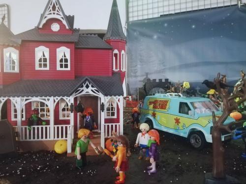 Les Playmobil Font Un Carton Au Chateau De Sedan
