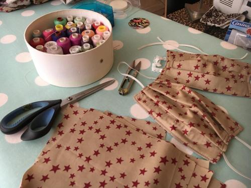 Videos Coronavirus Voici Comment Fabriquer Un Masque Artisanal