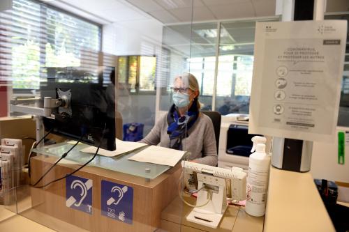 Malgre La Crise Sanitaire Du Coronavirus Certains Secteurs