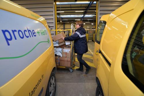 La Poste Recrute 2 000 Saisonniers Pour Cet Ete