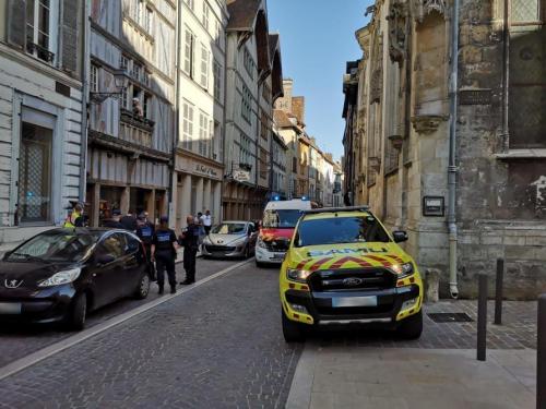 Tentative De Meurtre A Troyes Operee La Victime Est Hors De Danger