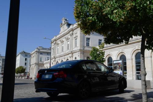 Confusion A Risque Entre Taxi Et Vtc Devant La Gare De Reims