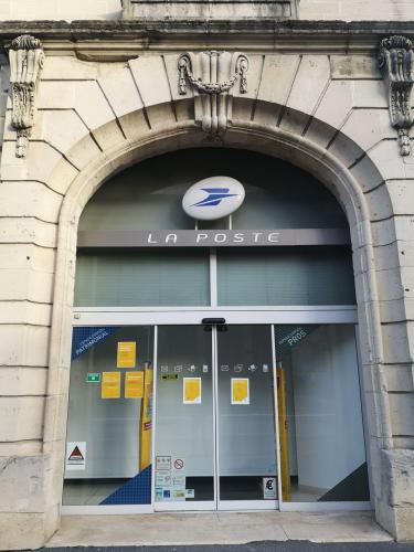 La Poste De Chalons En Champagne Toujours Fermee Pour Cause De Covid