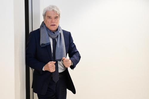 bernard tapie hospitalise son pronostic vital pas engage a court terme selon la famille