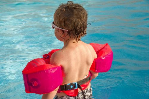Decathlon Rappelle Une Bouee Pour Bebes Potentiellement Dangereuse De La Marque Nabaiji