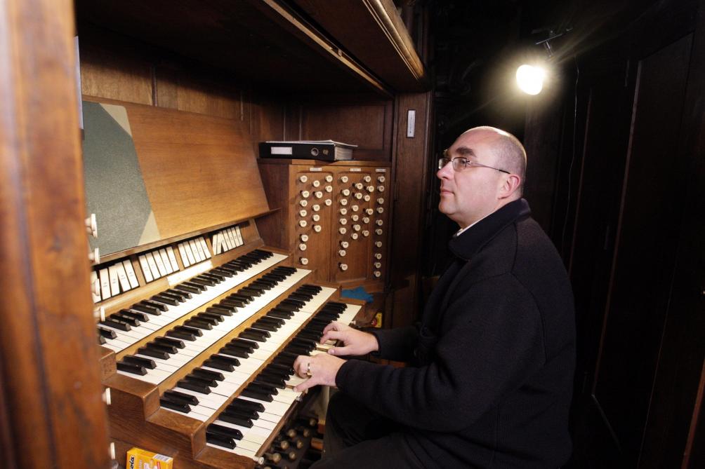 Au Chevet Du Grand Orgue De La Cathedrale De Reims Au Chevet Du Grand Orgue De La Cathedrale De Reims