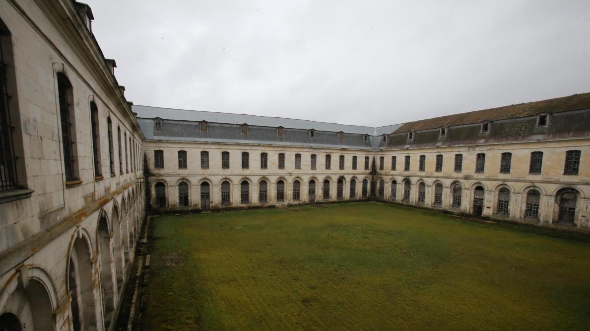 Pourquoi L Abbaye De Clairvaux Est Elle Devenue Prison