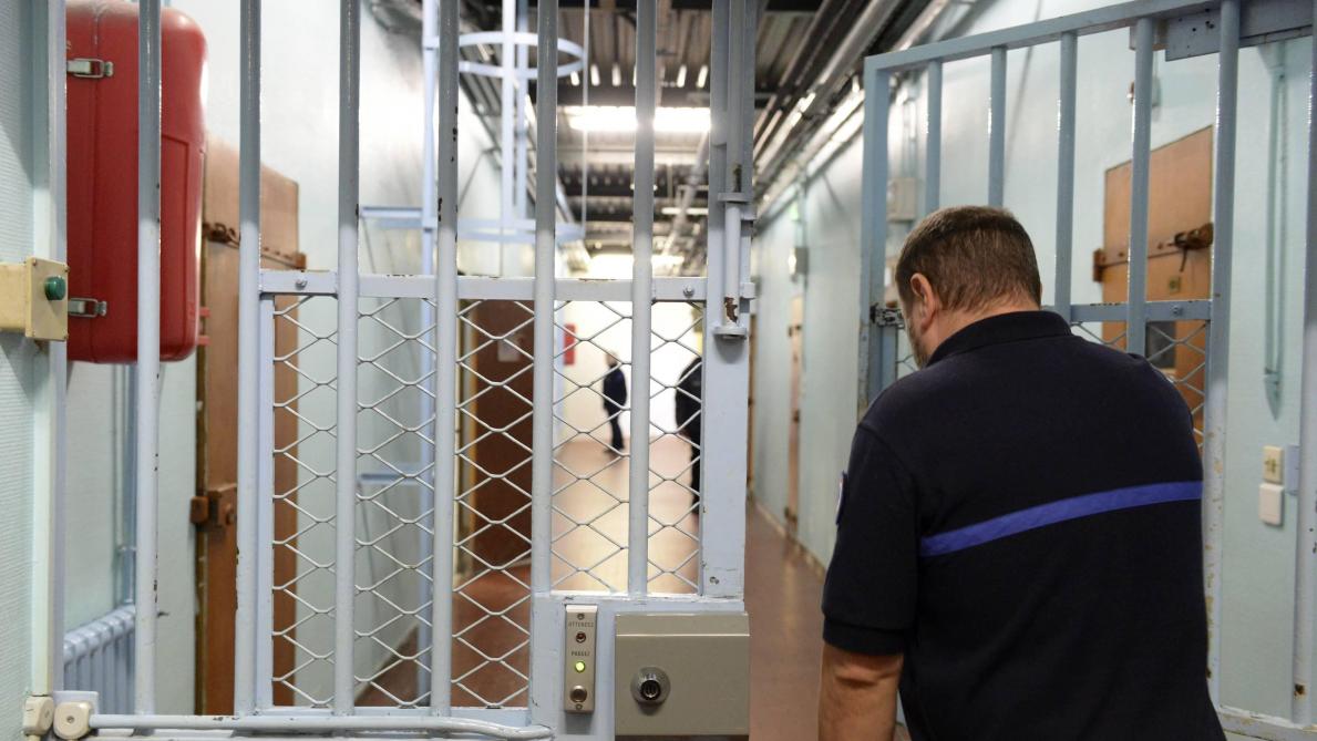 A Laon Une Cellule De Prison Bien Garnie A Laon Une Cellule De Prison Bien Garnie