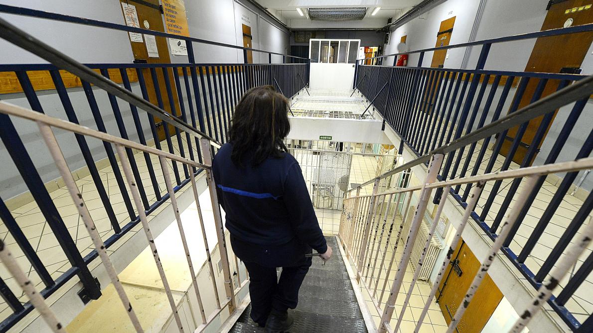 L Association Etudiante Genepi Interdite D Entrer En Prison