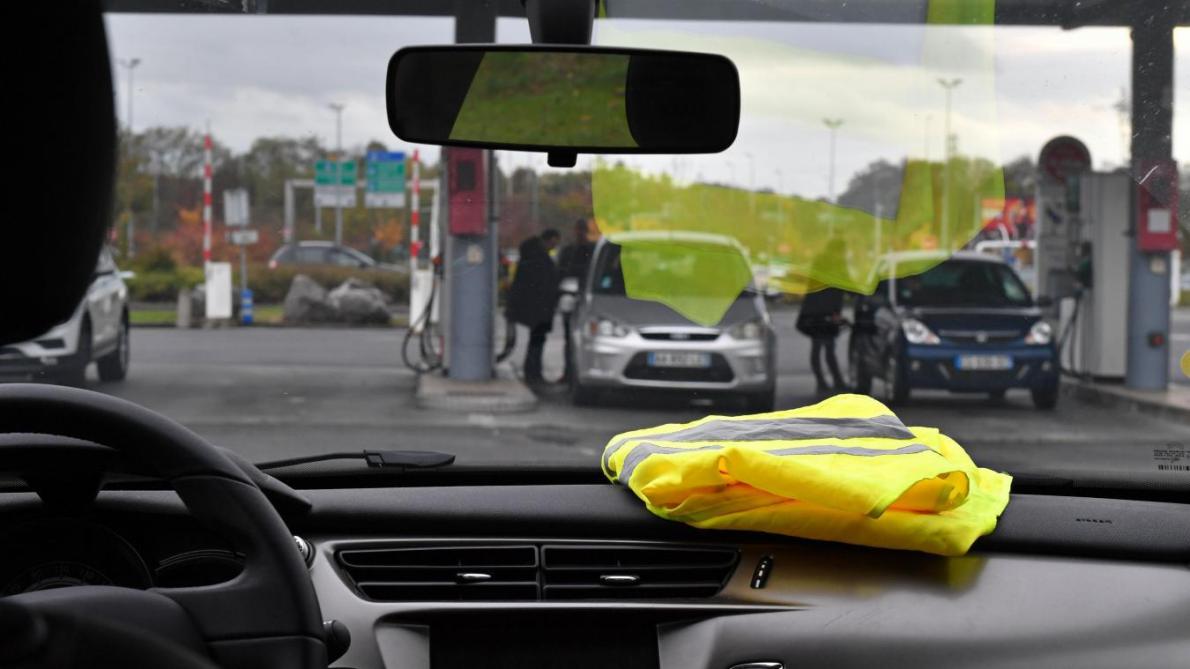Gilets Jaunes Le Gouvernement Nacceptera Aucun