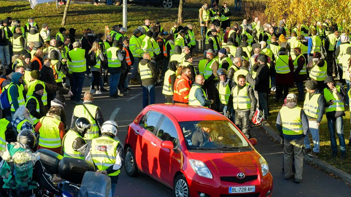 Trois Gilets Jaunes Jugés à Reims Pour Violences Et Outrages