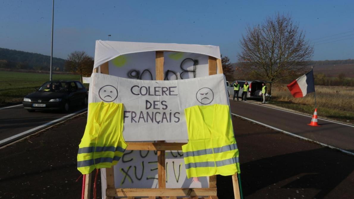 Les Gilets Jaunes Font Durer Le Mouvement En Ciblant