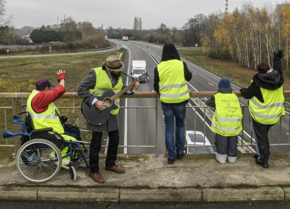 Gilets Jaunes La Mobilisation Sessouffle Avant Lacte 2