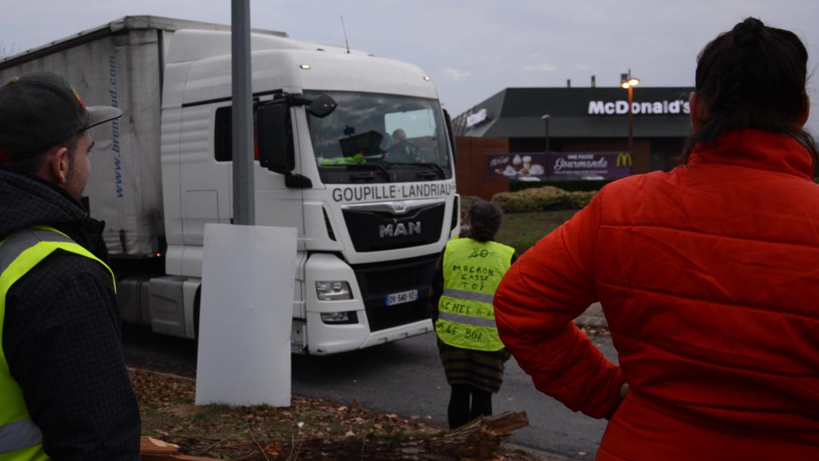 Les Gilets Jaunes Veulent Investir Le Centre Ville Dépernay