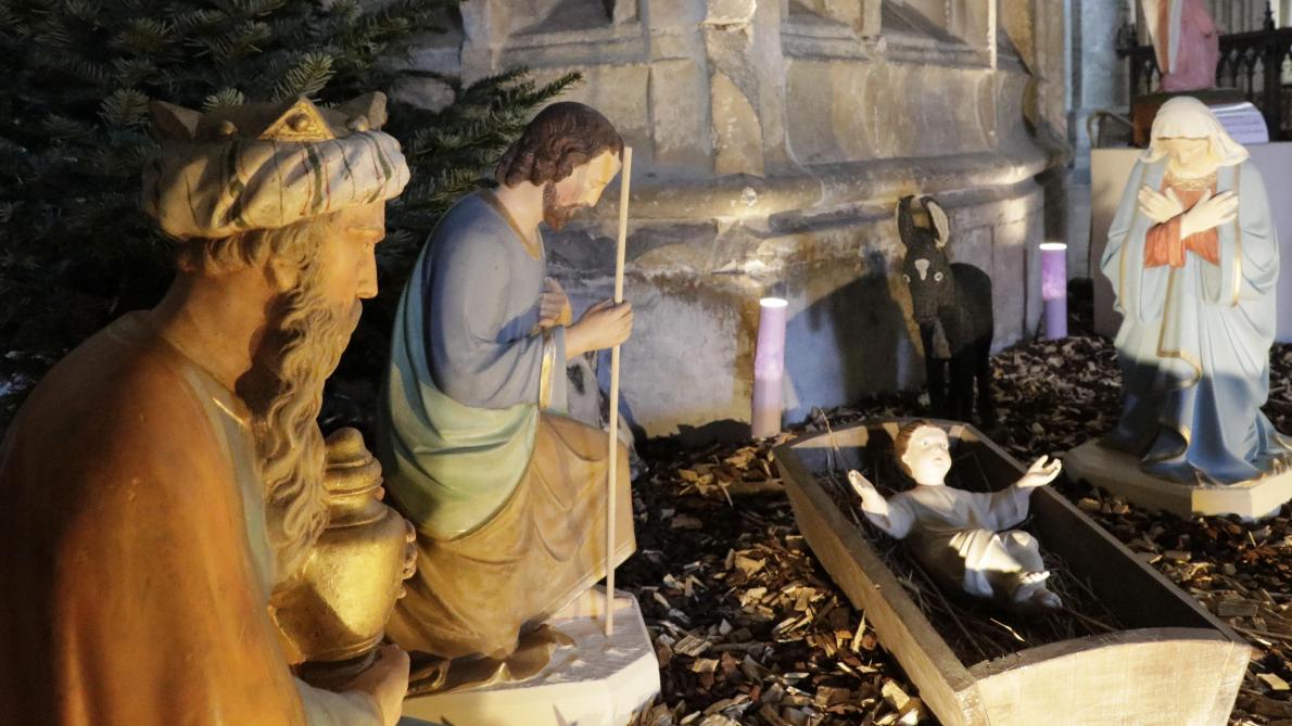 Creche De Noel Reims A La Cathedrale La Creche Du Xixe Parfaitement Restauree Est A Decouvrir