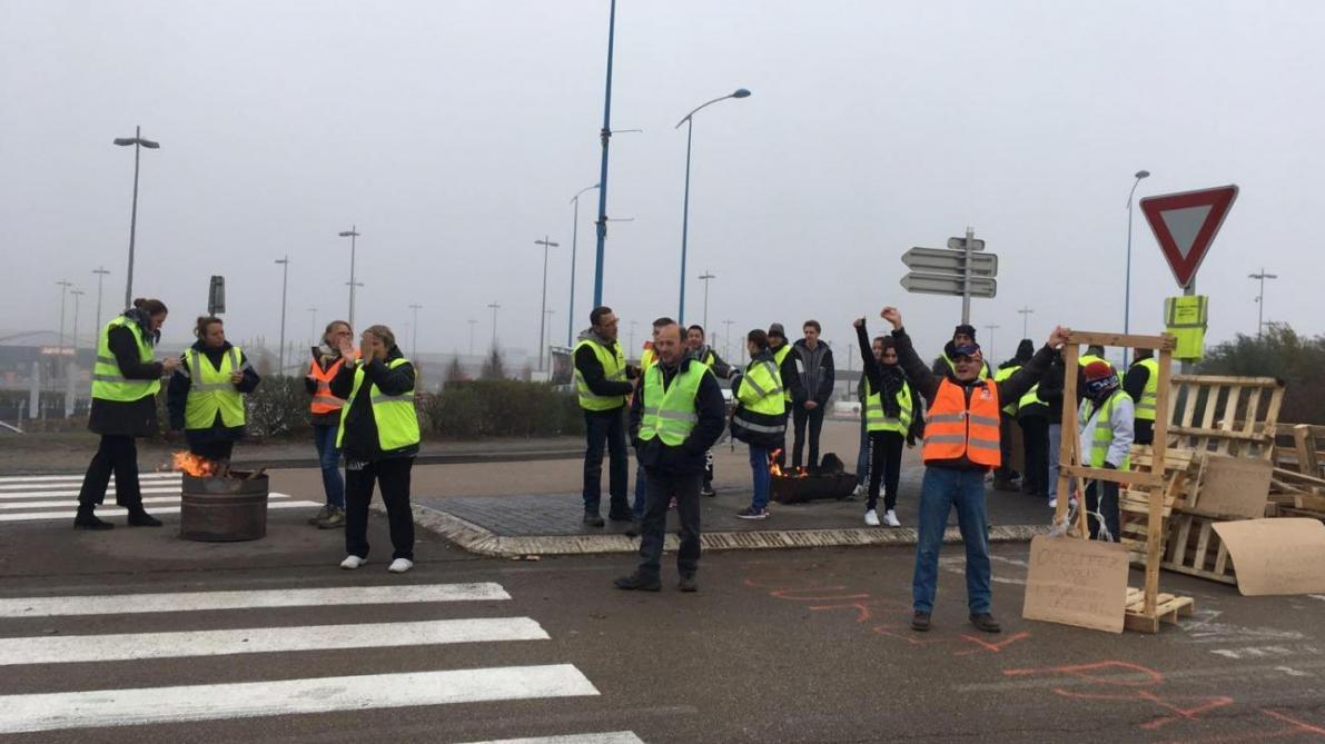 Gilets Jaunes Encore Des Blocages En Région Ce Lundi