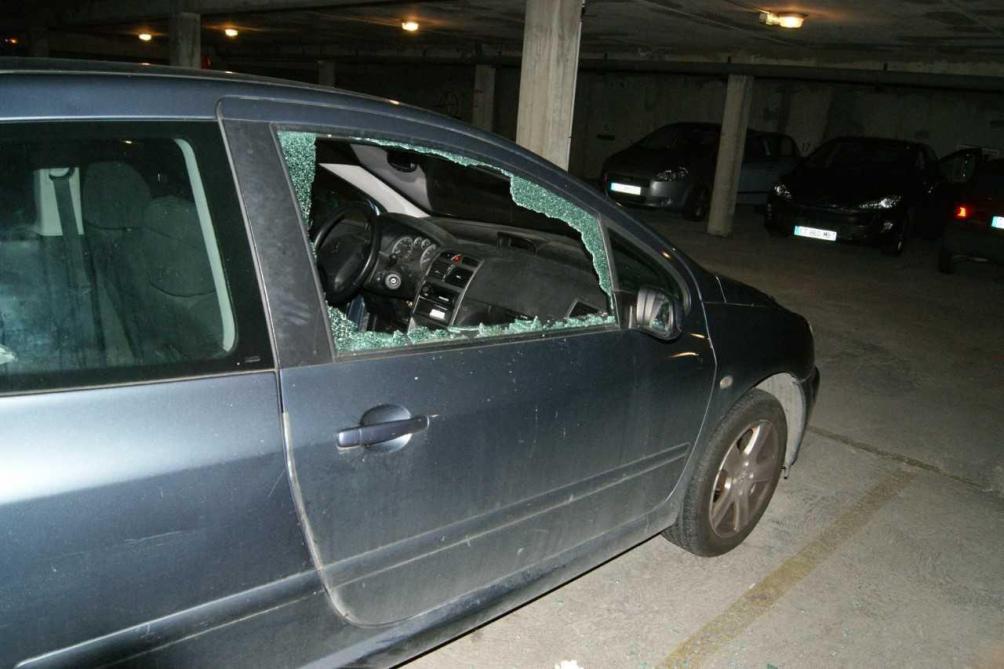 Quatorze Voitures Degradees Dans Le Parking D Une Residence De Reims