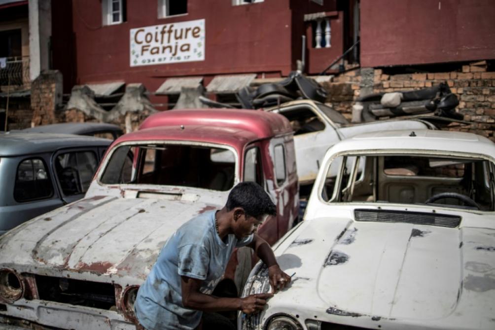 Les Mythiques 4l Et 2cv Toujours En Piste à Madagascar