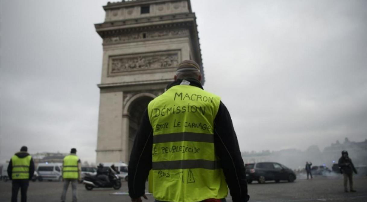 Vidéos Gilets Jaunes Plus De 220 Interpellations Et Une
