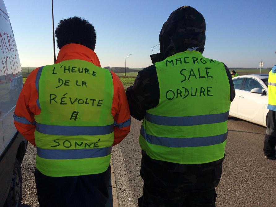 Les Poids Lourds Filtrés Par Les Gilets Jaunes à Châlons