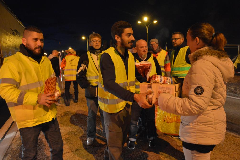 France Monde Gilets Jaunes 46 000 Manifestants Ce