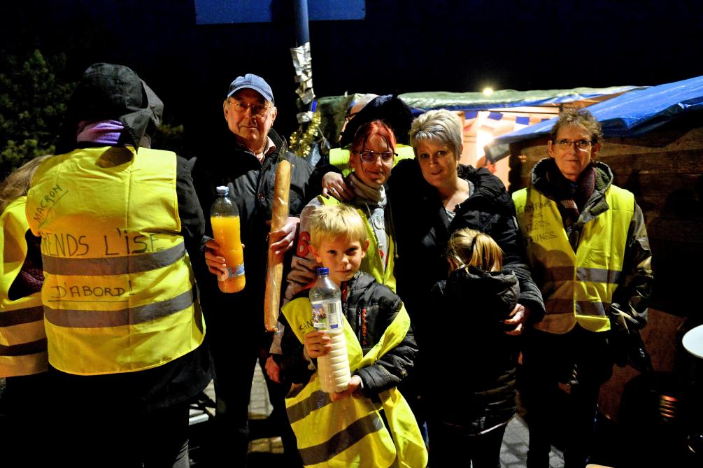 Les Gilets Jaunes Chalonnais Viennent En Aide A Une Famille Tchetchene